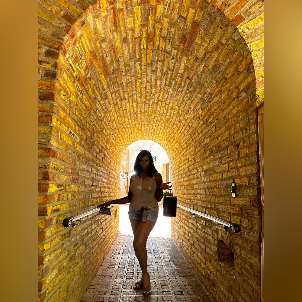 Meet your Posher, Lady Zee 😎